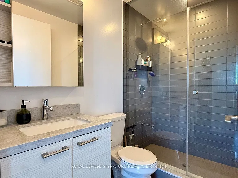 2221 Yonge St #3909 — Photo 15