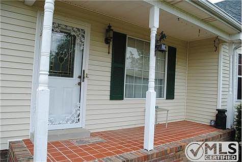 2nd image of 105 Garland Ct