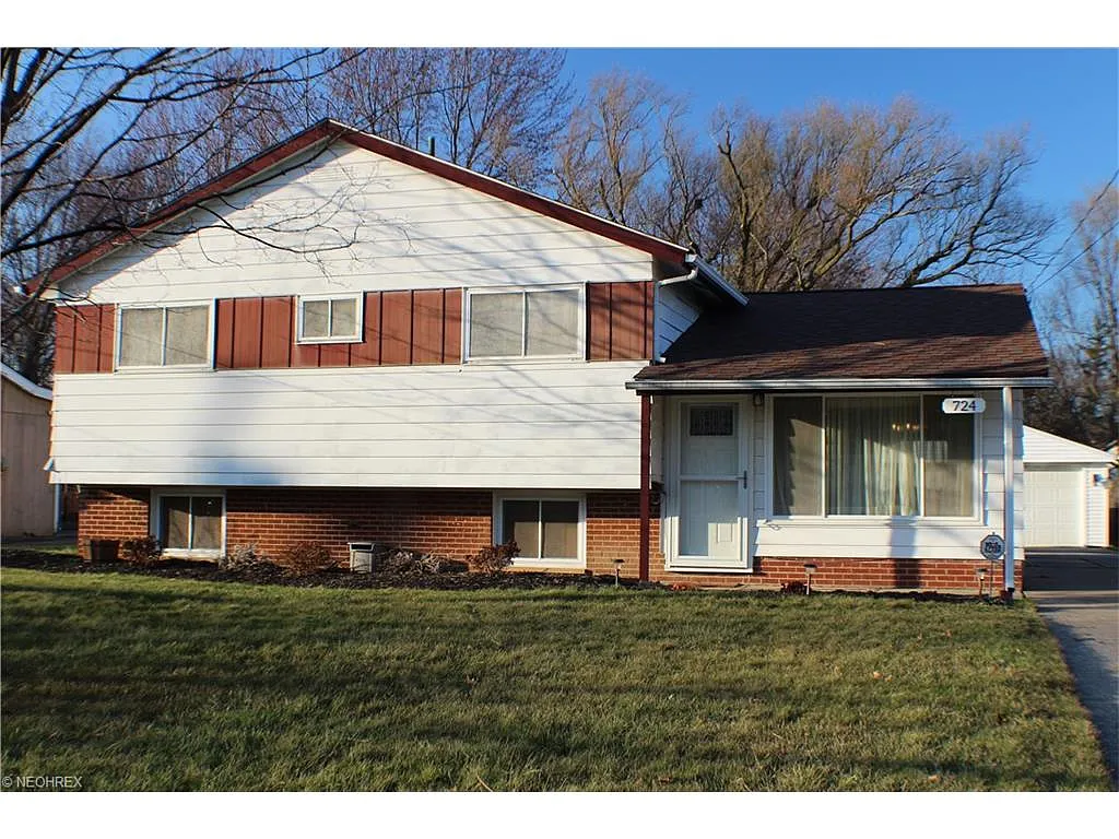 724 Thornwood Blvd photo 1