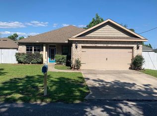 41 Cactus Rd, Mary Esther, FL 32569