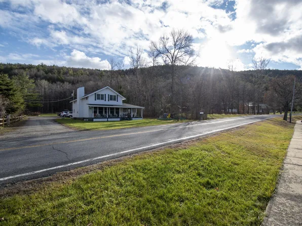 335 Black Point Rd, Ticonderoga, NY 12883