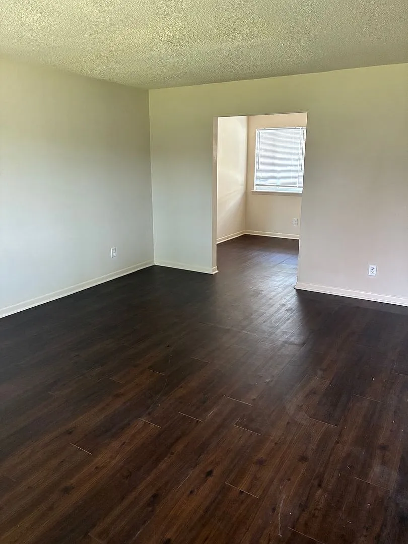 2359 Champion Ct ~ 3 Bedroom / 2.5 Bathroom ~ Close NCSU Campus — Photo 2