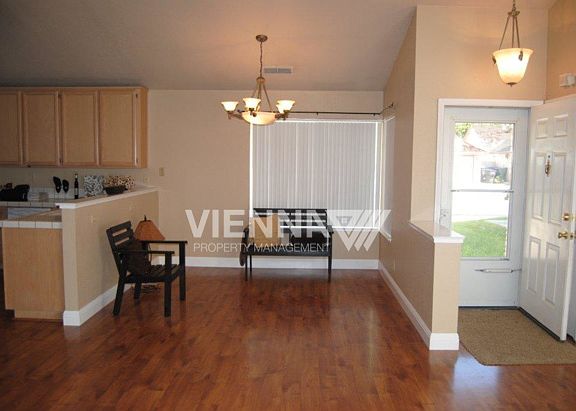 4th image of 8123 Kate Glen Ct