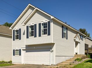 7378 Windsor Dr N, Shakopee, MN 55379