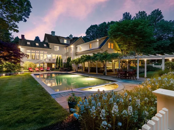 3 Park Circle, North Hampton, NH 03862