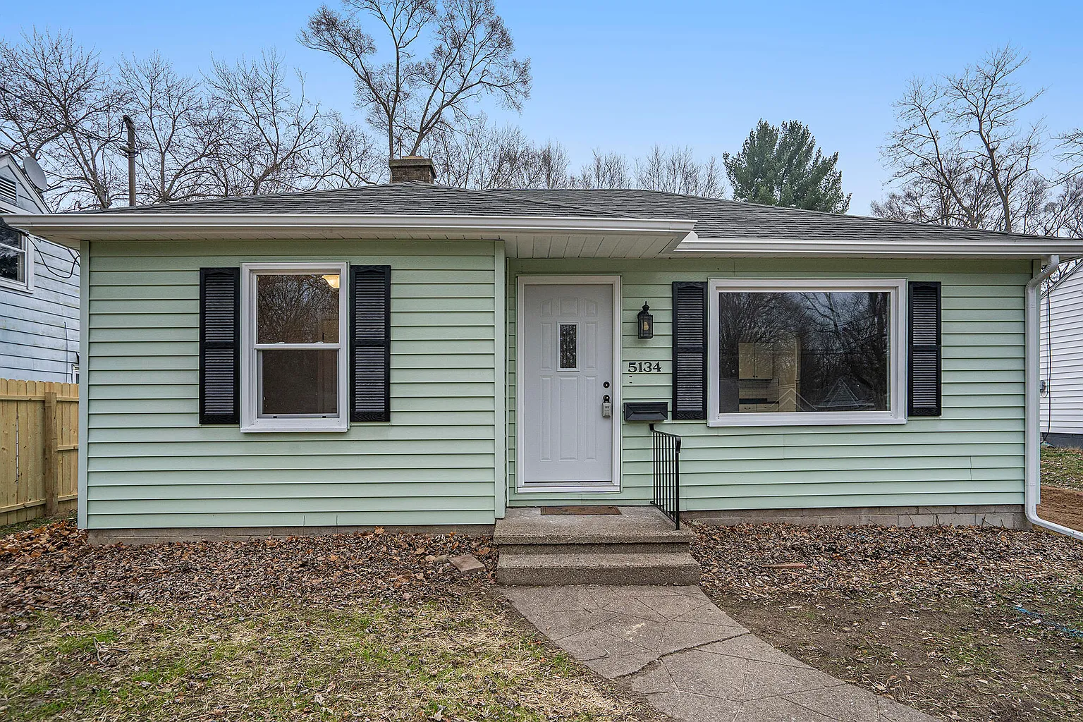 5134 Keyes Dr photo 1