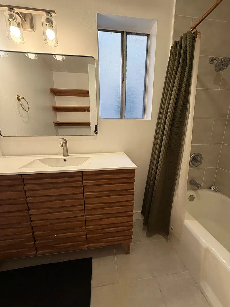 CCH Plaza LLC — Photo 3