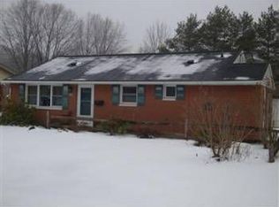 207 Hilltop Dr, Chardon, OH 44024