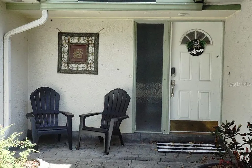 4 bed, 2.0 bath, 2414 sqft, $3,400 — Photo 1