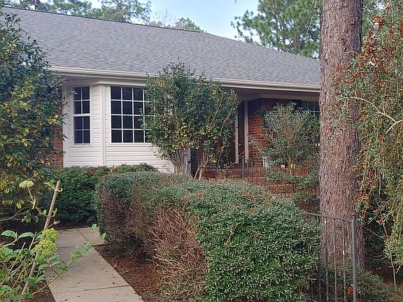 3rd image of 25 Bridle Path Cir