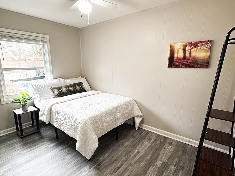 Grange Dr SE — Photo 1