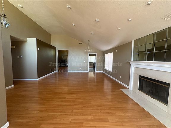 4th image of 795 Long Barn Dr