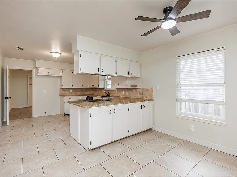 6702 Sahara Dr — Photo 14