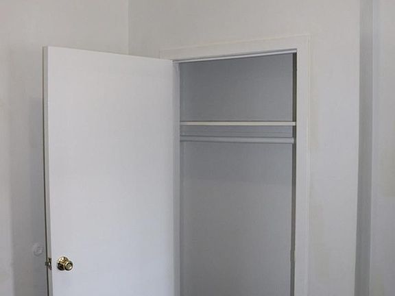 4th image of 2117 41st St #1