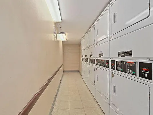 806 W George St #G — Photo 17