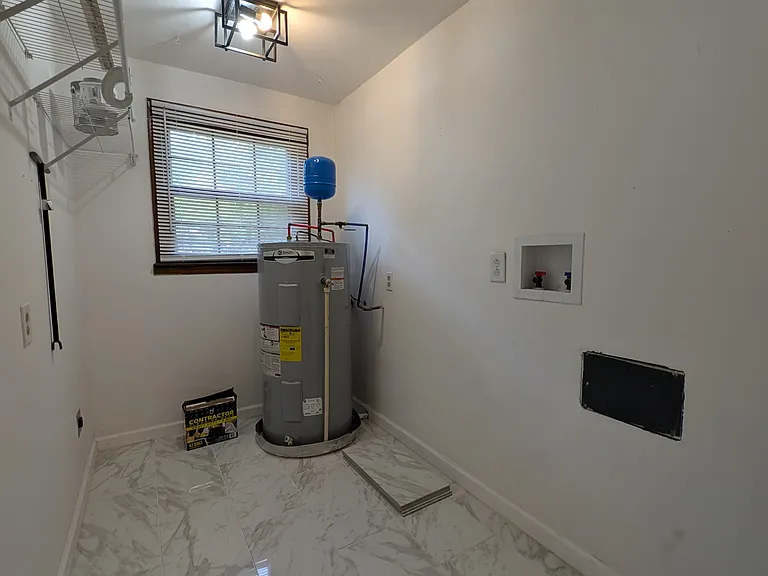 107 W Cooper St — Photo 12
