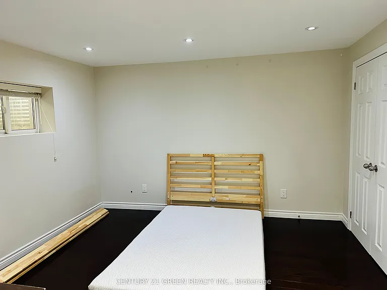 9 Megarry Ct #BASEMENT — Photo 6
