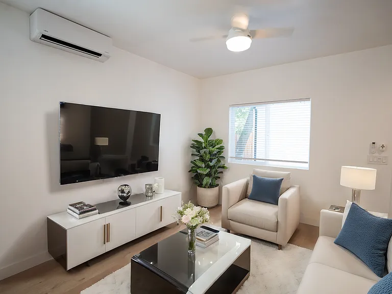 2124 House Aly — Photo 2