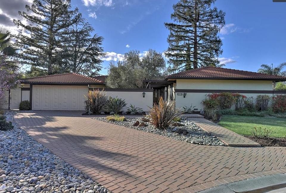 1st image of 252 Marchmont Ct