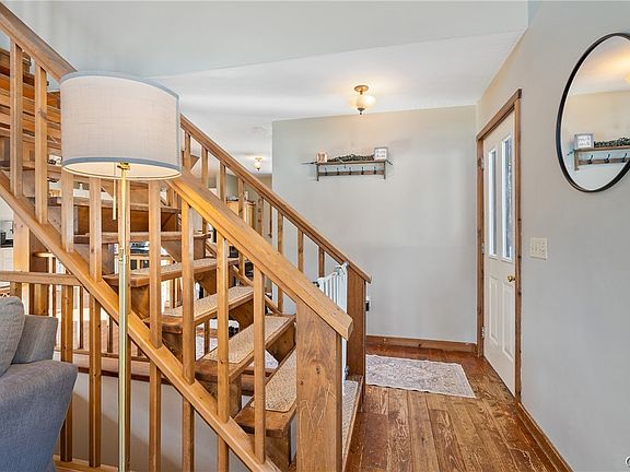 4th image of 1900 California Rd