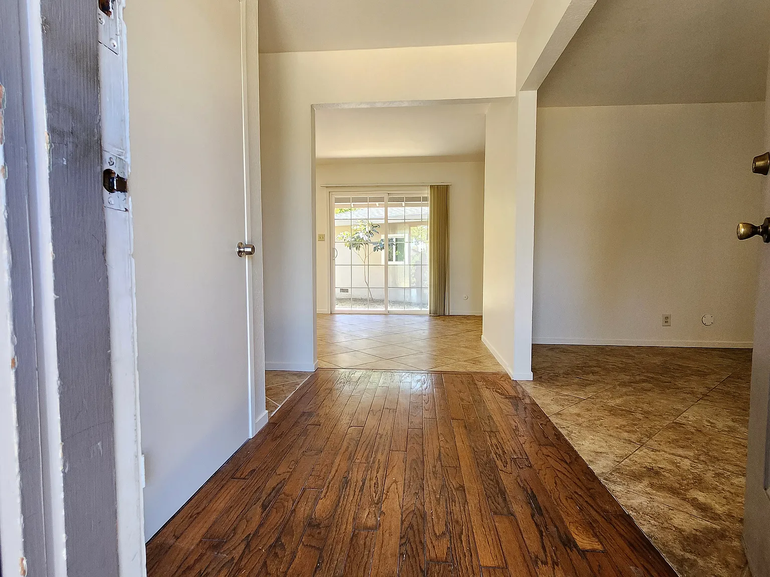 4522 Arden Way — Photo 4
