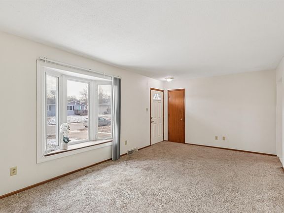 2nd image of 326 NE 6th St