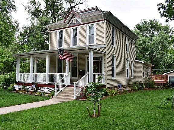 2nd image of 703 S Cedar St