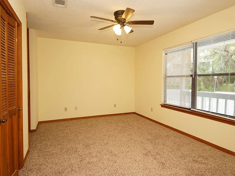 561 Bayshore Dr — Photo 27