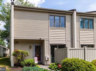 66 Twin Brooks Dr, Willow Grove, PA 19090