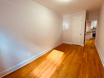 Rented by Metropolis Real Estate of Manhattan