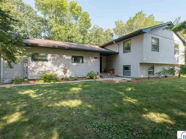 55856 River Fort Dr, Mankato, MN 56001