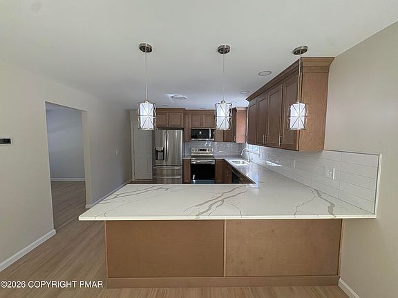 4th image of 1046 Kilmer Rd
