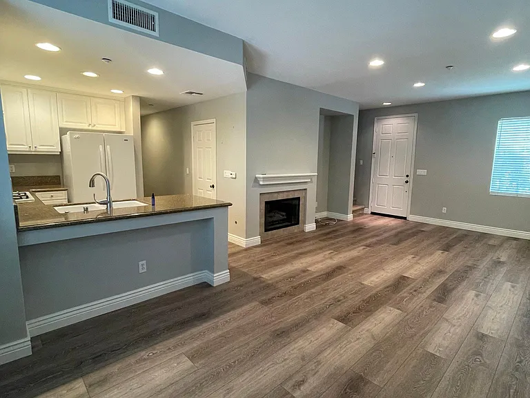 40 Paseo Luna — Photo 1