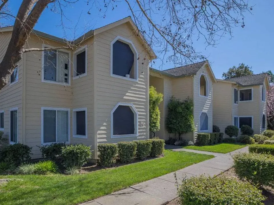 Great value, amazing location! 2 BR / 1 bath Napa $2,295