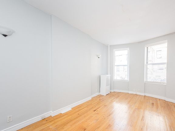 2nd image of 31-35 30th St #1F