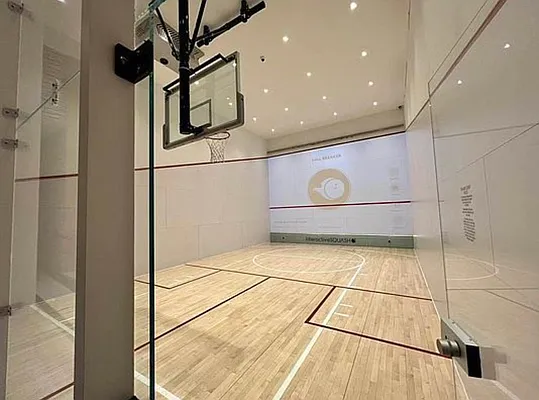 Rented by E Realty International Corp | media 58