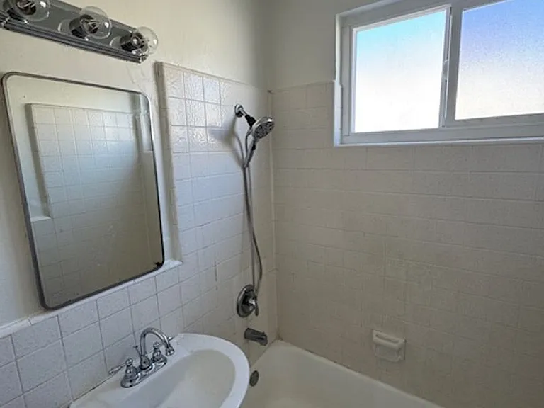 25 Bennett Ave — Photo 7