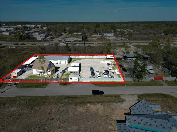 6317 Big Oaks Dr, Conroe, TX 77385