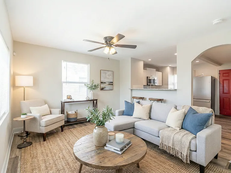Living room
Virtually staged