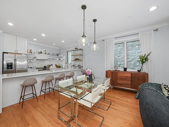5th image of 1113 N Hermitage Ave #1