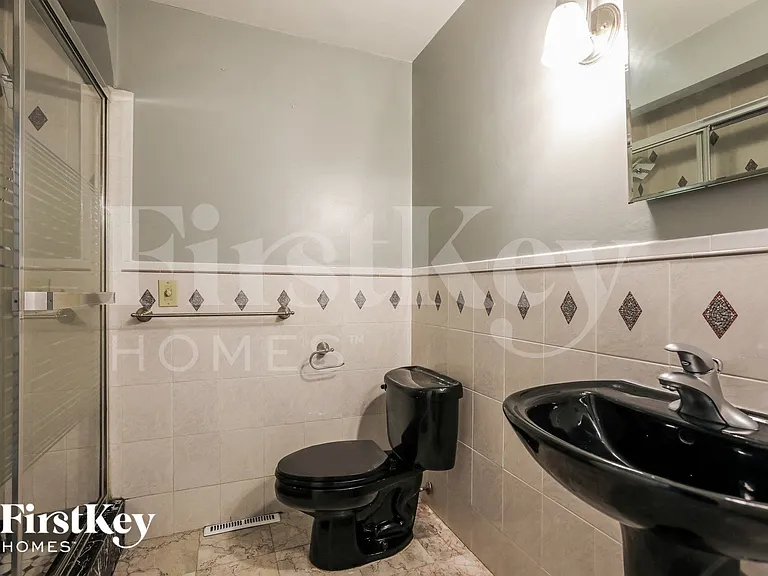 9000 N Grand Ave — Photo 13