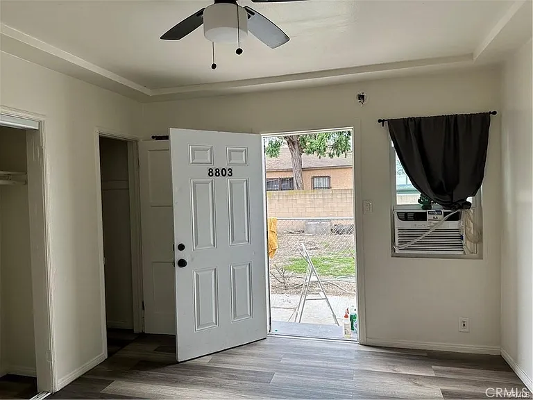 8803 S Hoover St — Photo 2