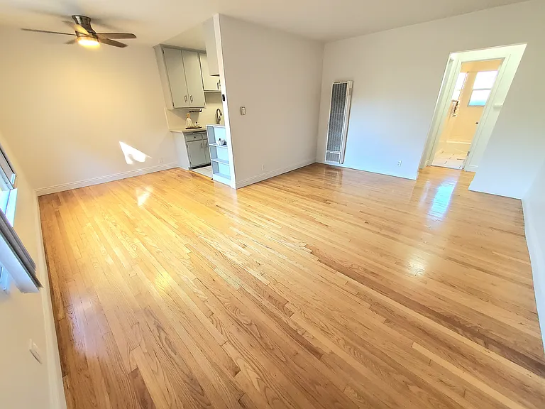 330 Orizaba Ave #7 — Photo 1
