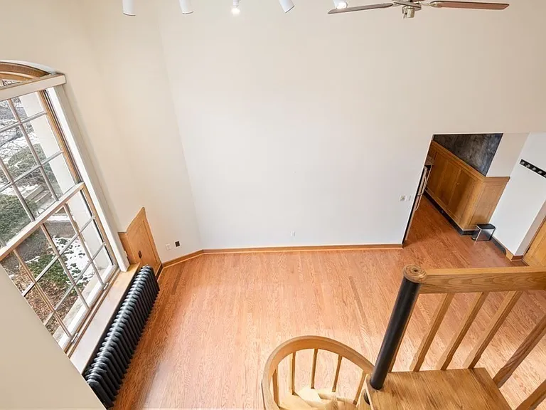 16 Balmoral St #103 — Photo 11
