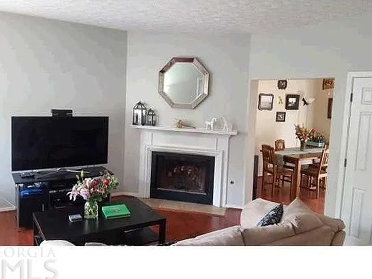 1201 Wedgewood Ct — Photo 1
