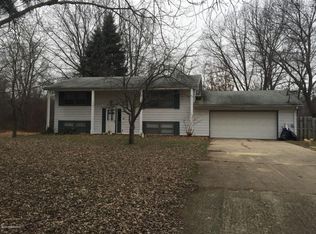 2310 Sunrise Ln, Benton Harbor, MI 49022