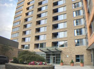 2001 15th St N APT 319, Arlington, VA 22201