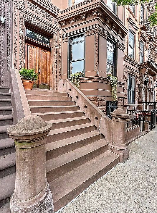 1st image of 105 W 118th St