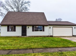 484 Carol Ln, Elyria, OH 44035
