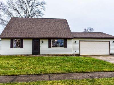 484 Carol Ln, Elyria, OH, 44035